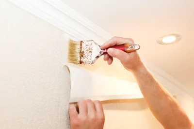 Pose de papier peint au Relecq-Kerhuon — revêtements muraux et toiles de verre
